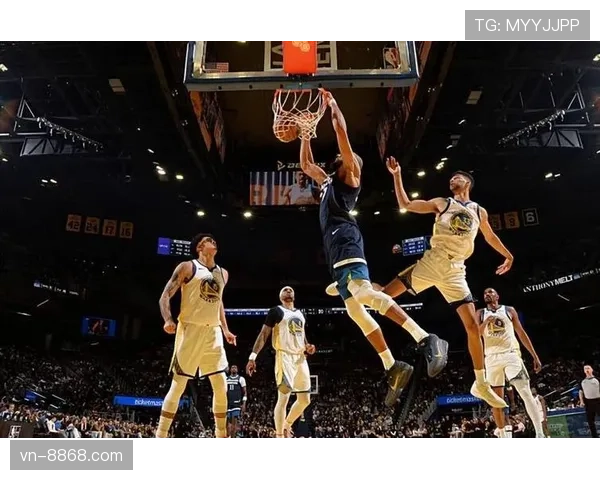 戈贝尔挡拆吸引防守提升三分效率显著拉开球队空间