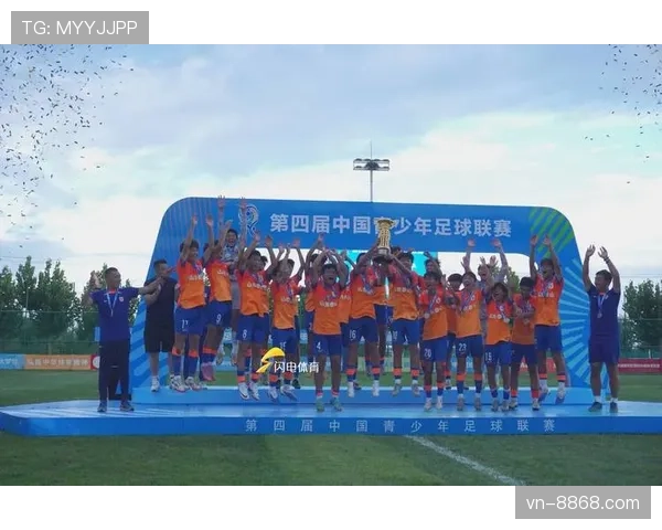 第四官员在足球比赛中负责哪些规则判罚和比赛管理职责